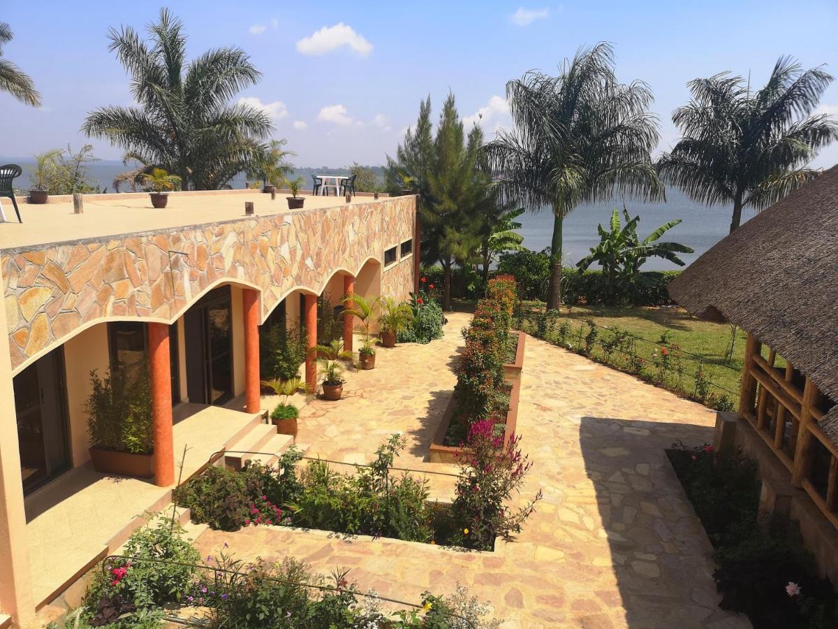 عنتيبي Oslo Gardens Bed & Breakfast المظهر الخارجي الصورة