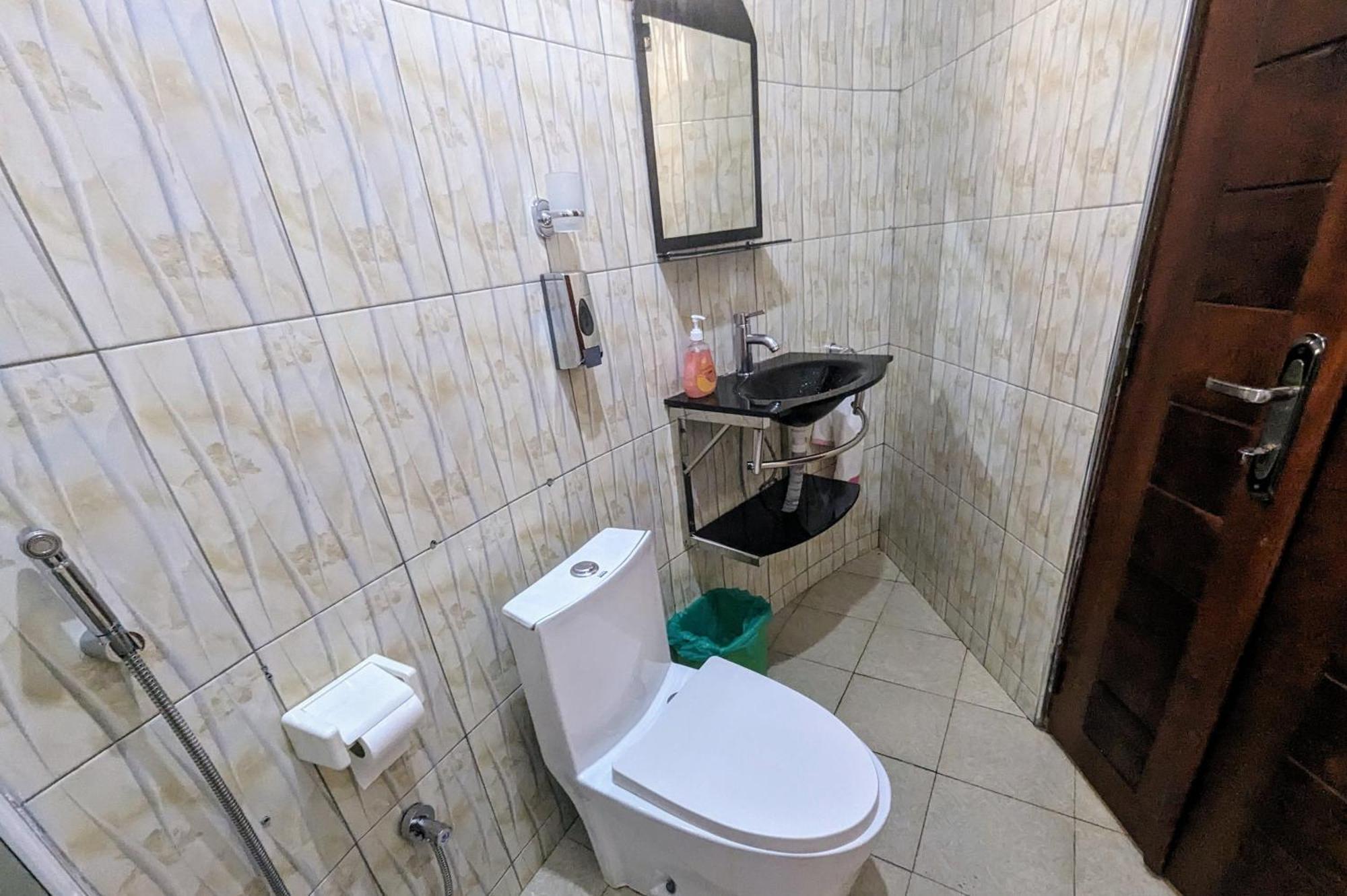 عنتيبي Oslo Gardens Bed & Breakfast المظهر الخارجي الصورة