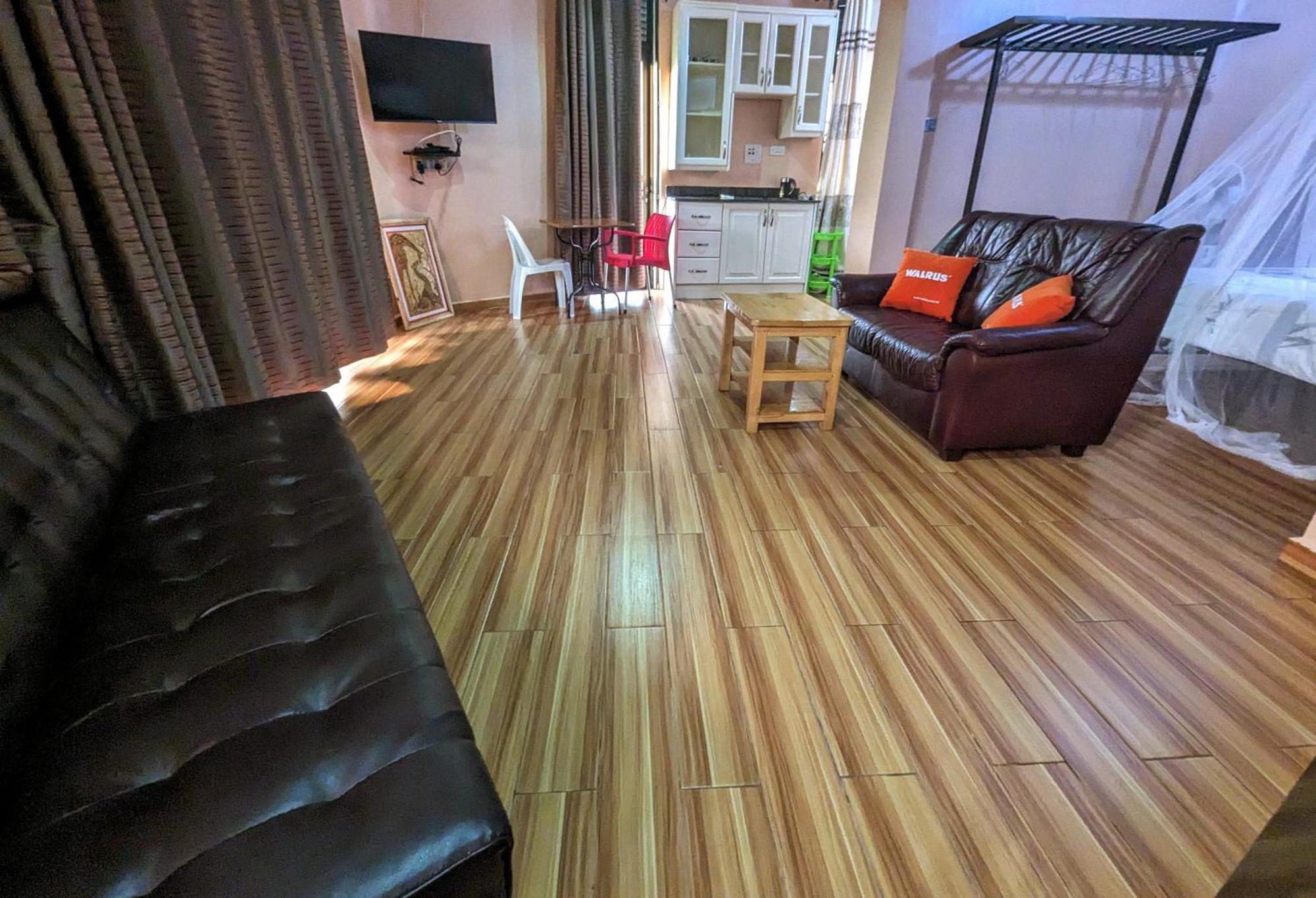 عنتيبي Oslo Gardens Bed & Breakfast المظهر الخارجي الصورة