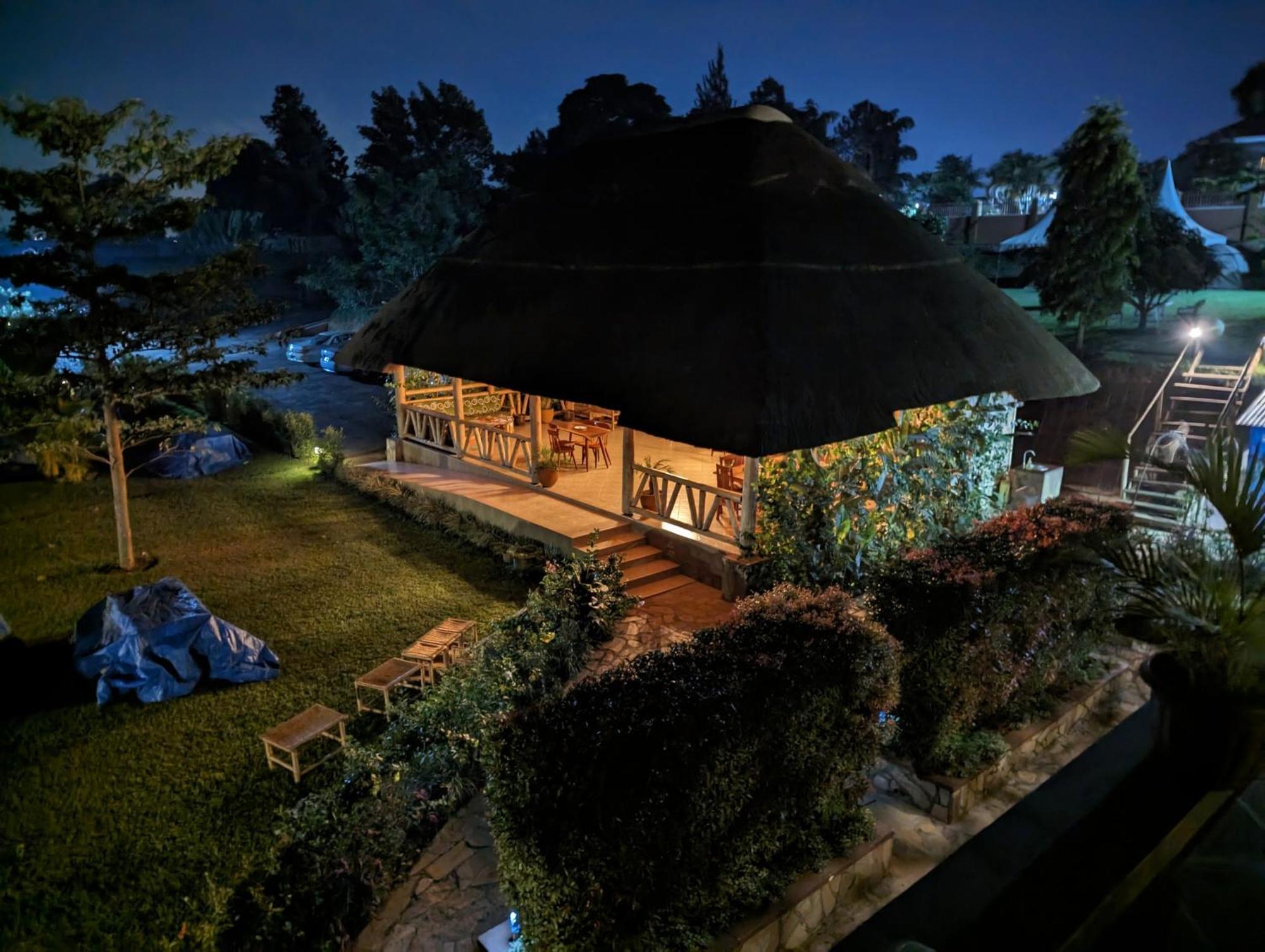 عنتيبي Oslo Gardens Bed & Breakfast المظهر الخارجي الصورة