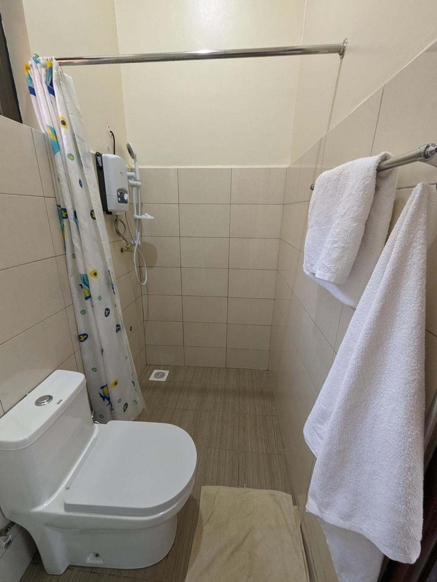 عنتيبي Oslo Gardens Bed & Breakfast المظهر الخارجي الصورة